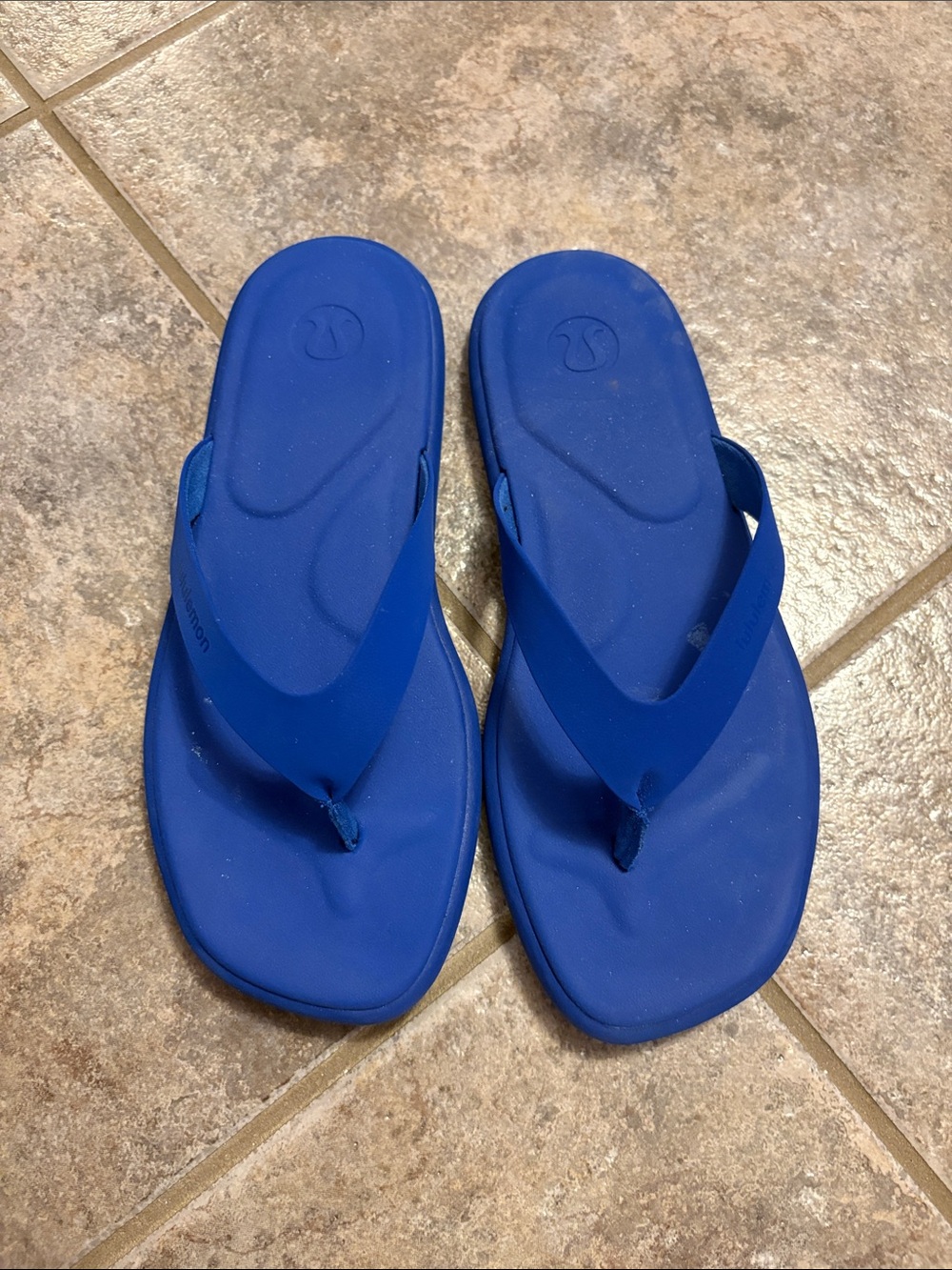 Lululemon size 6 flip flop
